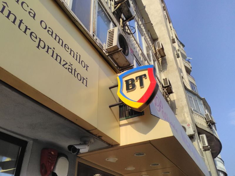 Bancherul Banca Transilvania Modifica Structura De Comisioane Pentru Firme